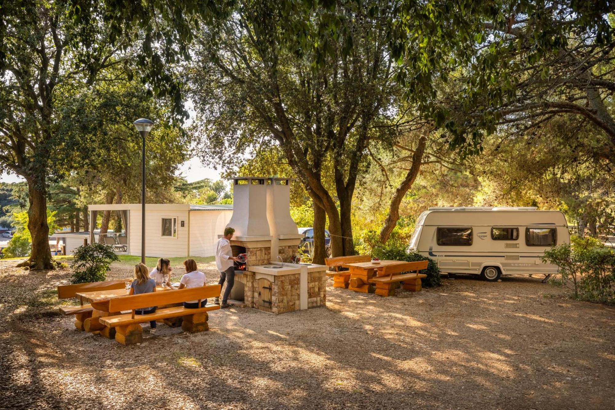 Maistra Camping Koversada Uncovered Naturist Pitches เวอร์ซาร์ ภายนอก รูปภาพ